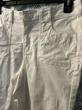 EUC Charter Club Button-Front Capris w/Multiple Pockets, Cuffs Go Up or Down